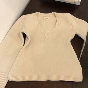 Khaite Claudia V-neck cashmere sweater - M